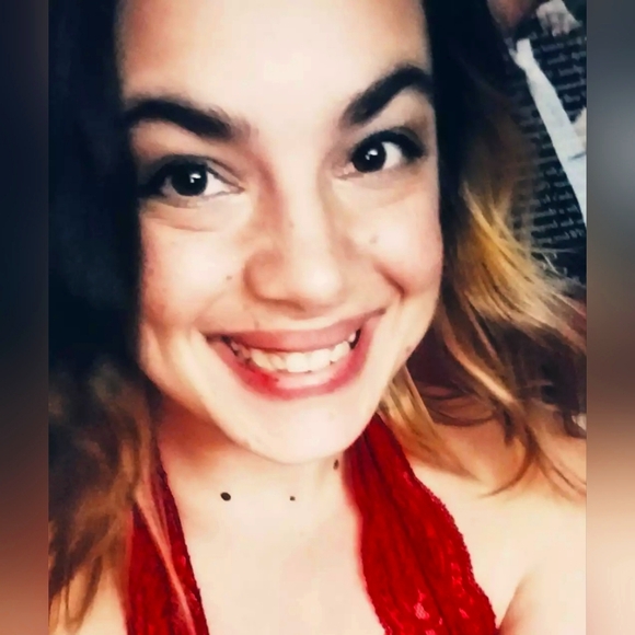 Meet your Posher, Jessica - Picture 1 of 8